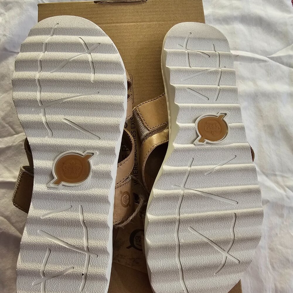 Sandals - Picture 4 of 6
